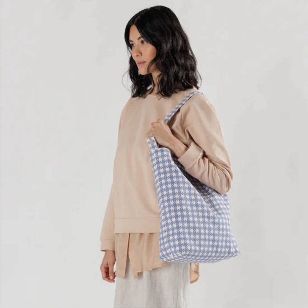 BAGGU Vertical Blue and White Pixel Gingham Duck Bag - Picture 2 of 7